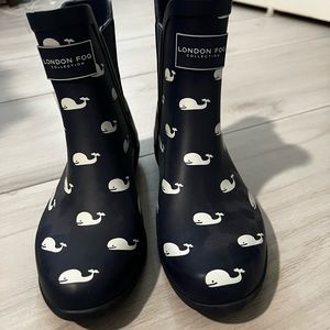 Rain boots, never worn